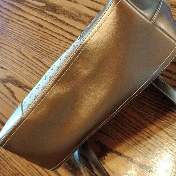 NWOT Liz Claiborne Crazy Horse Vegan Bag - Picture 8 of 12